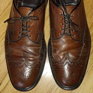 Men's wingtip dress shoes
